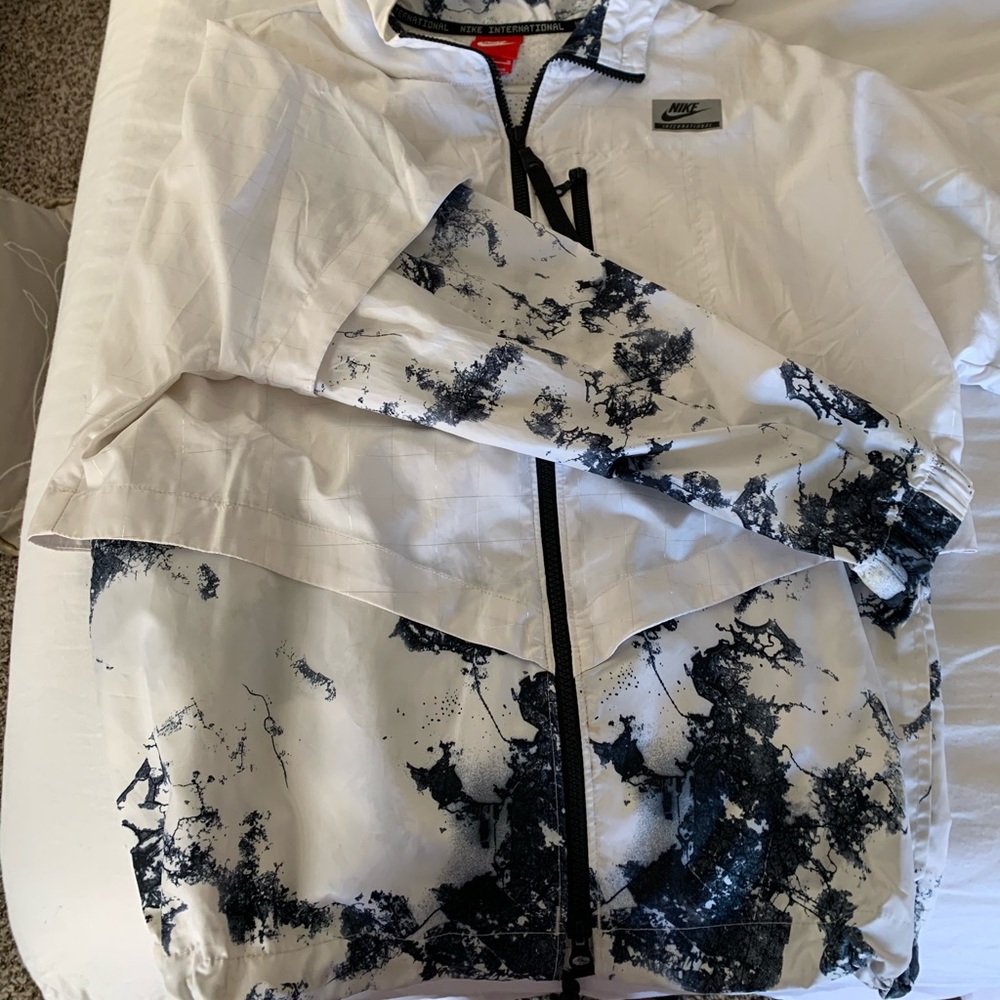 Nike windbreaker
